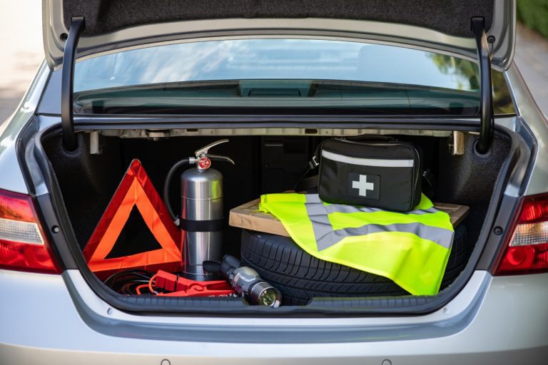 équipement obligatoire en voiture